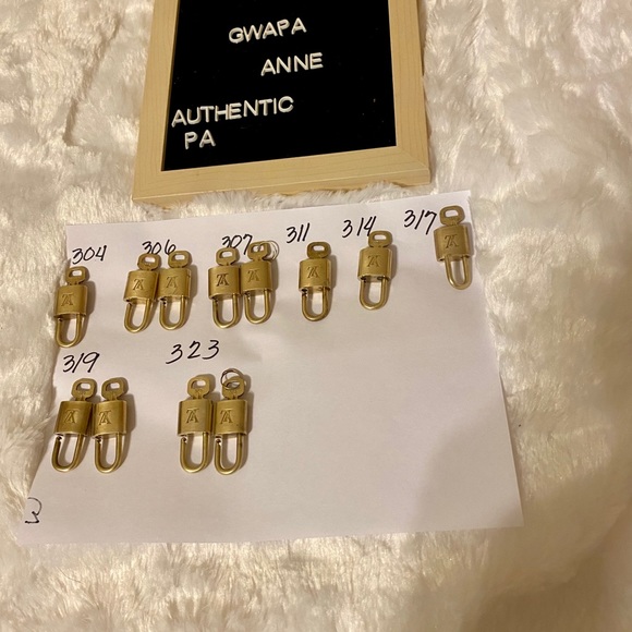 Authentic Lock set - Picture 2 of 2